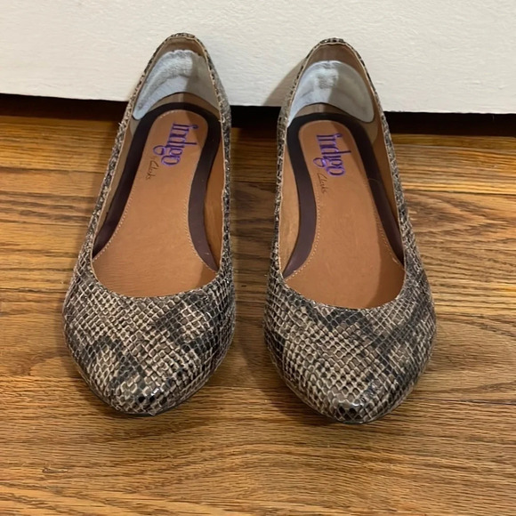 Indigo by Clarks Snakeskin Pattern Slip On Shoes heeled loafer size 7.5 - Picture 3 of 11